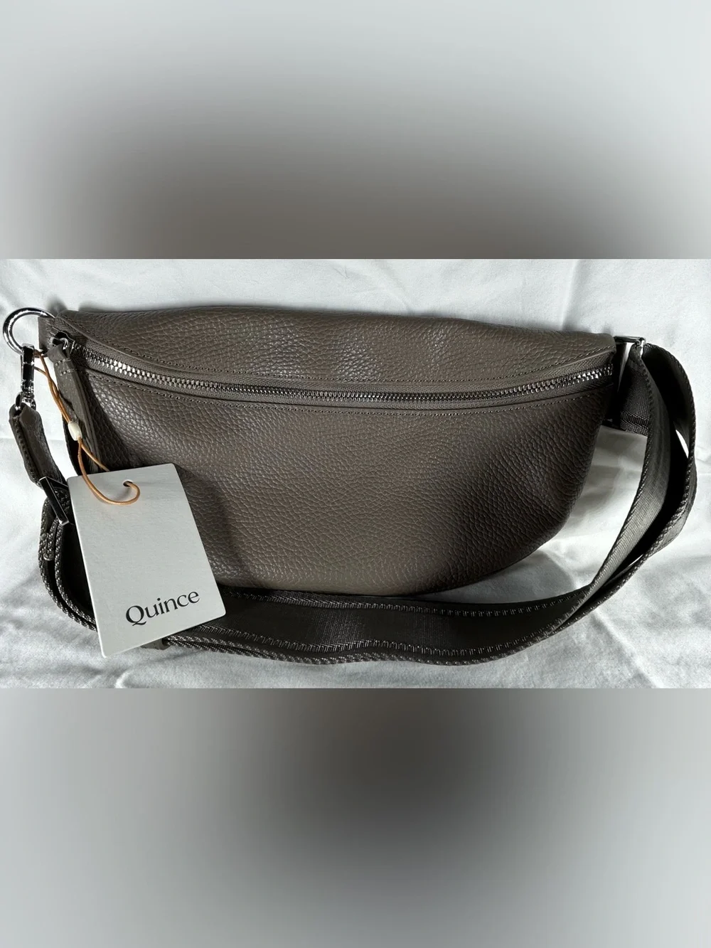 Quince Women’s Quinn Sling Bag in Mink